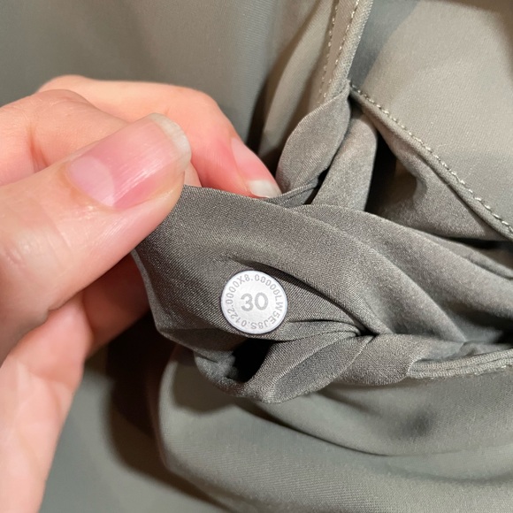 Lululemon City Sleek Slim-Fit 5 Pocket High-Rise Pant in Size 30 Grey Sage - Picture 11 of 15